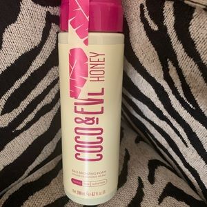 Self Tan Award Winning Bronze foam Coco & Eve shade Medium good for all tones